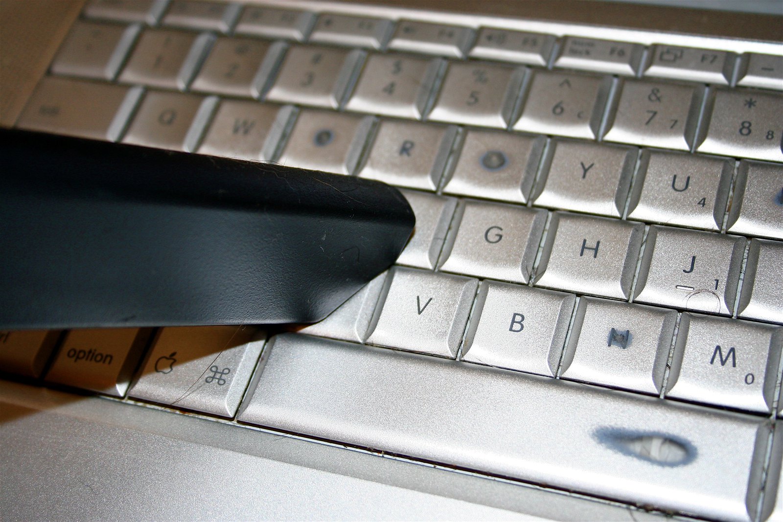 How to troubleshoot and test keyboard keys